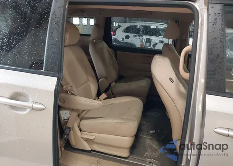 2016 Kia Sedona Lx z USA, uszkodzony, nr VIN KNDMB5C19G6098417